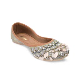 DESI COLOUR Women Grey Embellished Leather Ethnic Mojaris-image-97
