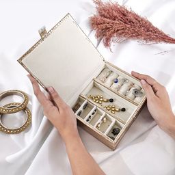 La Trove Gold-Toned Set of 1 Regular Jewellery Organiser Organisers-16