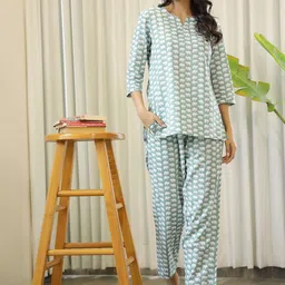 SANSKRUTIHOMES Women Green & White Printed Pure Cotton Night suit-23