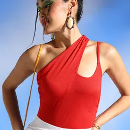 Veni Vidi Vici Red Strappy One Shoulder Slim-Fit Bodysuit-image-4