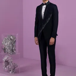 CONTRAST BY PARTH Men Double Vent Tuxedo Four-Piece Formal Suit image 3