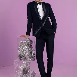 CONTRAST BY PARTH Men Double Vent Tuxedo Four-Piece Formal Suit image 4
