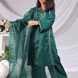 misbis Girls Embroidered Regular Thread Work Kurti with Palazzos & With Dupatta image 1