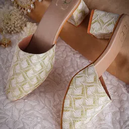 GLAM STORY Embellished Round Toe Block Heeled Mules-23