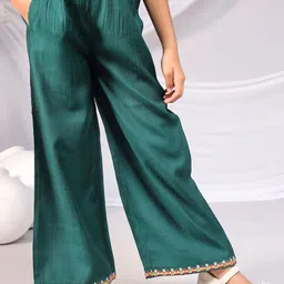 misbis Girls Embroidered Regular Thread Work Kurti with Palazzos & With Dupatta image 3