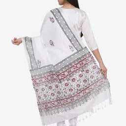 THE WEAVE TRAVELLER White & Black Printed Block Print Dupatta image 4