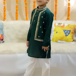BownBee Boys Embroidered Regular Thread Work Chanderi Silk Kurta with Pyjamas image 5