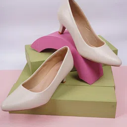 Rubeezz Cream-Coloured Party Kitten Pumps-2