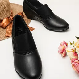 Try Me Textured Round Toe Block Pumps-16