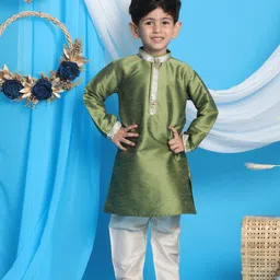 VASTRAMAY Boys Thread Work Kurta with Pyjamas-35