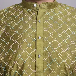 SOJANYA PLUS PLus Size Embroidered Regular Kurta with Pyjamas image 2