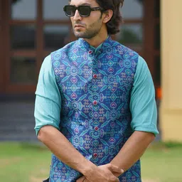 The Kurta Studio Men Regular Kurta with Pyjamas image 5