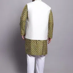 SOJANYA PLUS PLus Size Embroidered Regular Kurta with Pyjamas image 4