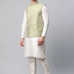 Jompers Men Green Layered Kurta with Pyjamas & Nehru Jacket image 4