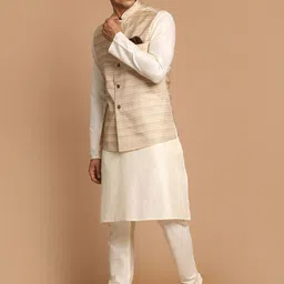 VASTRAMAY Men Textured Kurta with Pyjamas image 5