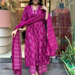 Women Viscose Rayon Kurta Pant Dupatta Set-image-27