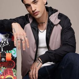 Men Colorblock Bomber Jacket-image-93