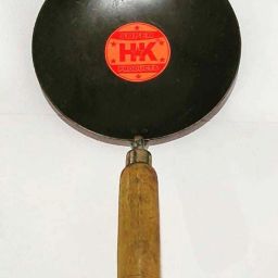 Super HK Pure Iron/Loha Roti/Chapati Tawa 9.5 Inches Black with Wooden Handle (Handle Color may Vary) Tawa 21 cm diameter-image-58