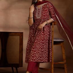 Women Georgette Kurta Pant Dupatta Set-image-30