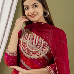 RANGREAL Women Ethnic Motifs Printed Regular Thread Work Kurti with Pyjamas & With Dupatta image 2