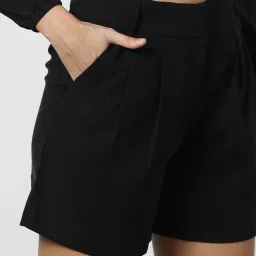 outryt by azorte Pleated City Shorts image 5