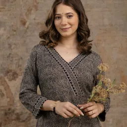 Women Floral Print Viscose Rayon Straight Kurta-image-59