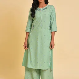 W Green Floral Embroidered Thread Work Kurta-picture-9