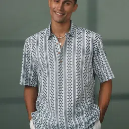SHVAAS by VASTRAMAY Geometric Printed Shirt Collar Straight Short Kurta-image-39