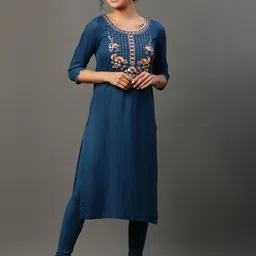 AURELIA Floral Yoke Design Thread Work Straight Kurta-picture-5