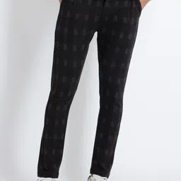 Status Quo Men Checked Track Pants-picture-13