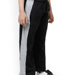 IndiWeaves Boys Mid-Rise Pure Cotton Track Pants-image-3