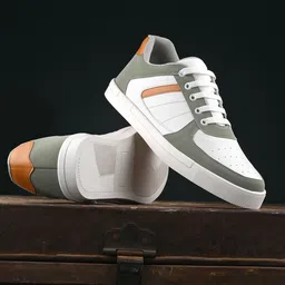 The Roadster Lifestyle Co. Men Colourblocked Lightweight Sneakers-image-67