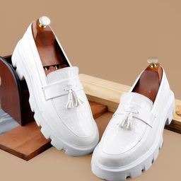 Bxxy Men Textured Heeled Tassel Loafers-image-6