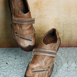 ID Men Brown Leather Slip-On Sneakers-image-4