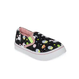 Pantaloons Junior Girls Black Printed Slip-On Sneakers-picture-39
