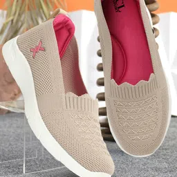 Carlton London Women Textured Flyknit Slip-On Sneakers-44
