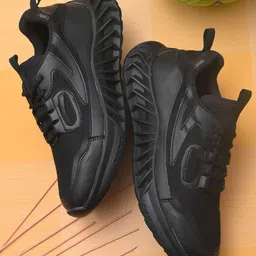 Roadster Men Black Textured Sneakers-13