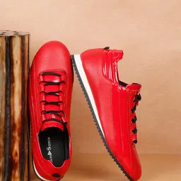 LOUIS STITCH Men Red Shiny Strap Casual Sneakers-image-56