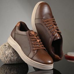 Egoss Men Textured Leather Lightweight Sneakers-24