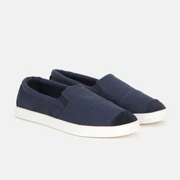 United Colors of Benetton Men Textured Round Toe Canvas Sneakers-picture-13