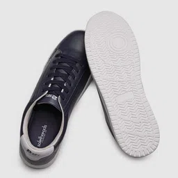 Solethreads Men Textured Round Toe Memory Foam Sneakers image 5