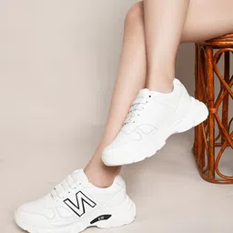 XE Looks Women Textured Lightweight Sneakers-40