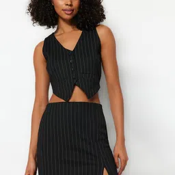 Trendyol Collarless Crop Tailored Jacket-image-20