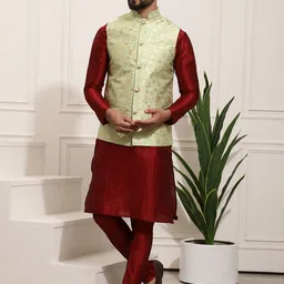 SOJANYA Men Maroon Solid Kurta Set & Nehru Jacket-picture-0