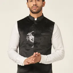 MR BUTTON Embroidered-detail Velvet Nehru Jacket-19