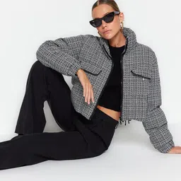 Trendyol Checked Open Front Crop Jacket image 3