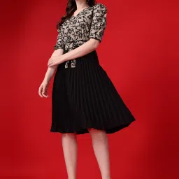Women Pleated Black Knee Length Dress-image-17