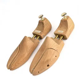LOUIS STITCH 1 Pair of Cedar Wood Shoe tree with Brass Spring and Pipe - Size 10 Shoe Tree-image-6