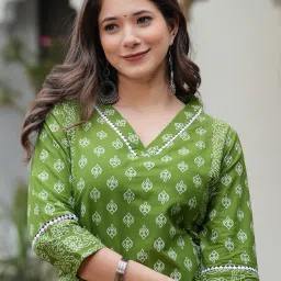 Women Pure Cotton Kurta Pant Set-image-108