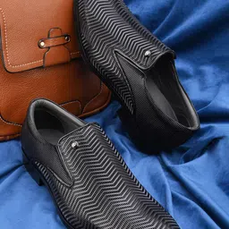 pelle albero Men Textured Leather Formal Slip-On Shoes-image-79